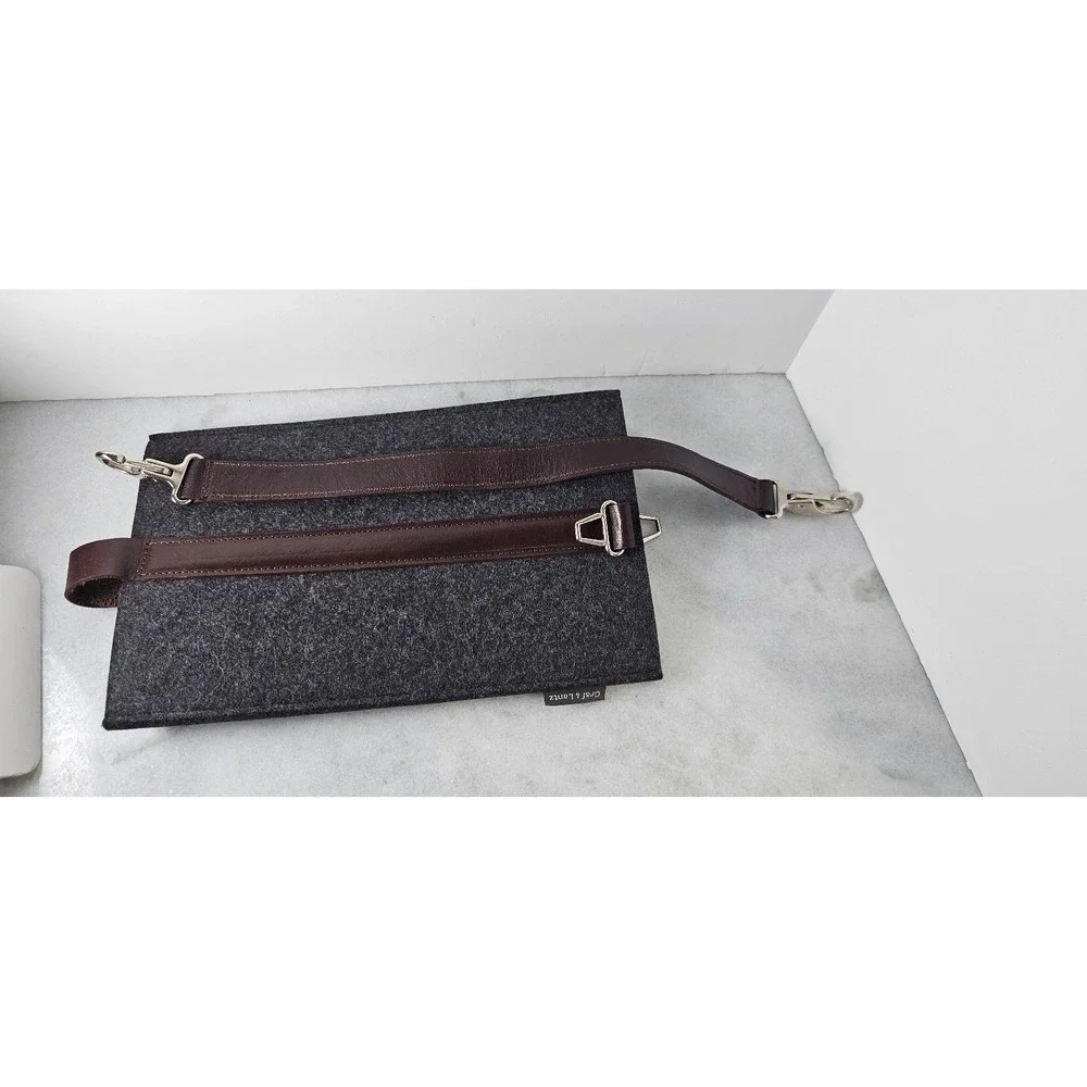 Graf & Lantz Charcoal Wool Wine Bottle Cozy Carrier Leather Strap Grand Millenia